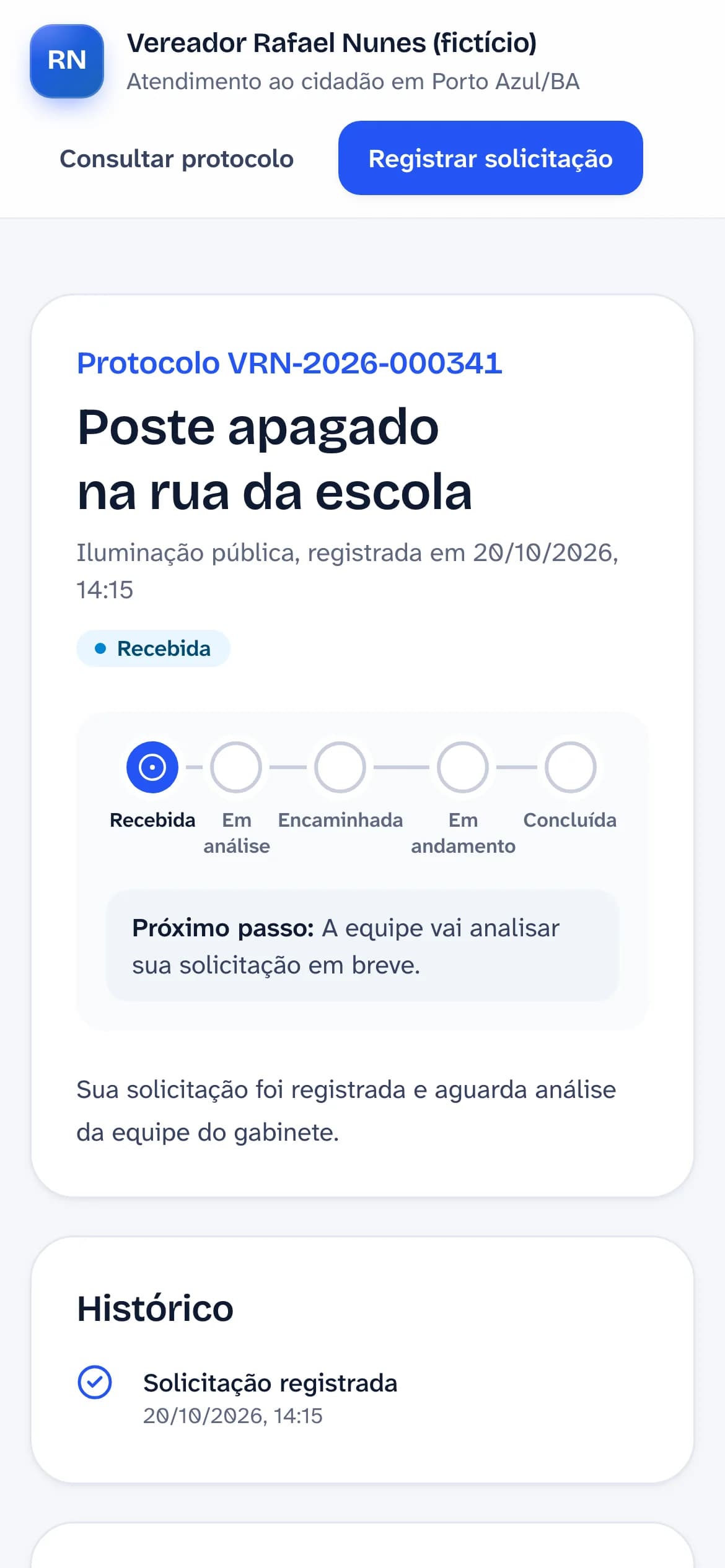 Consulta de um protocolo no celular, com a situação atual e o histórico da solicitação.